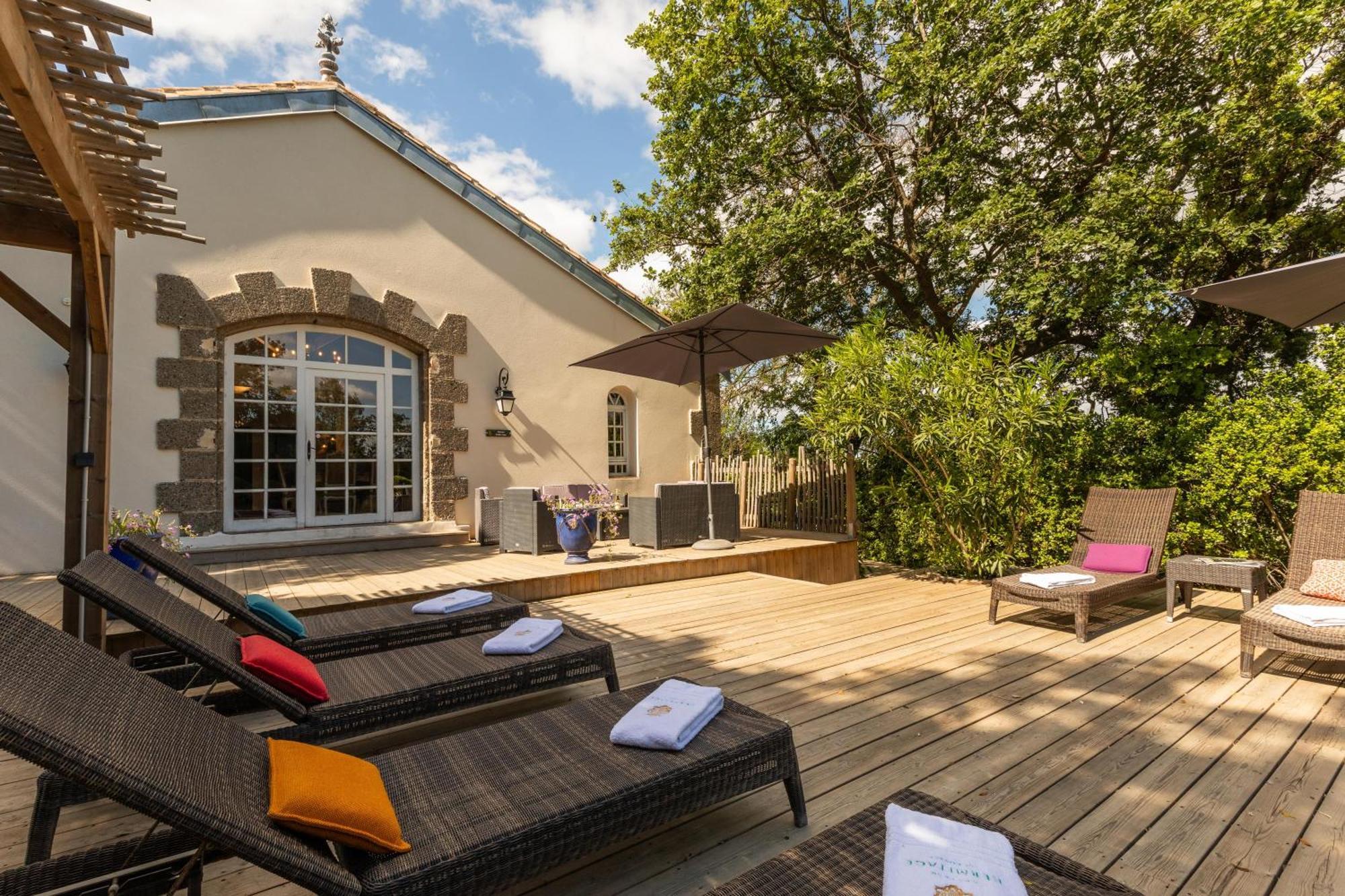 Chateau Hermitage De Combas Aparthotel Servian Exterior foto