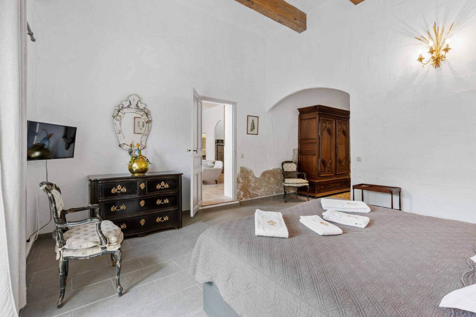 Chateau Hermitage De Combas Aparthotel Servian Habitación foto