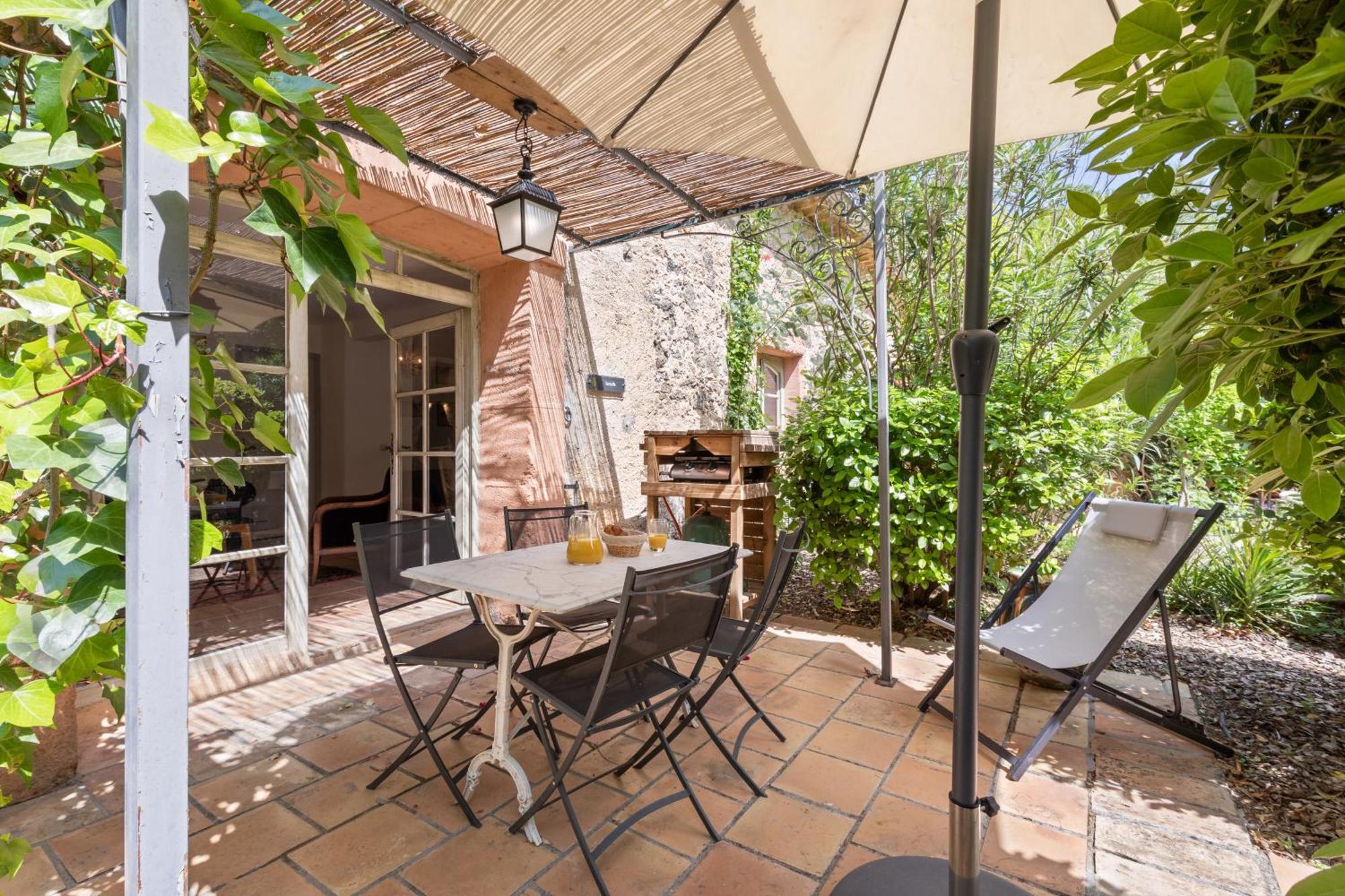 Chateau Hermitage De Combas Aparthotel Servian Exterior foto