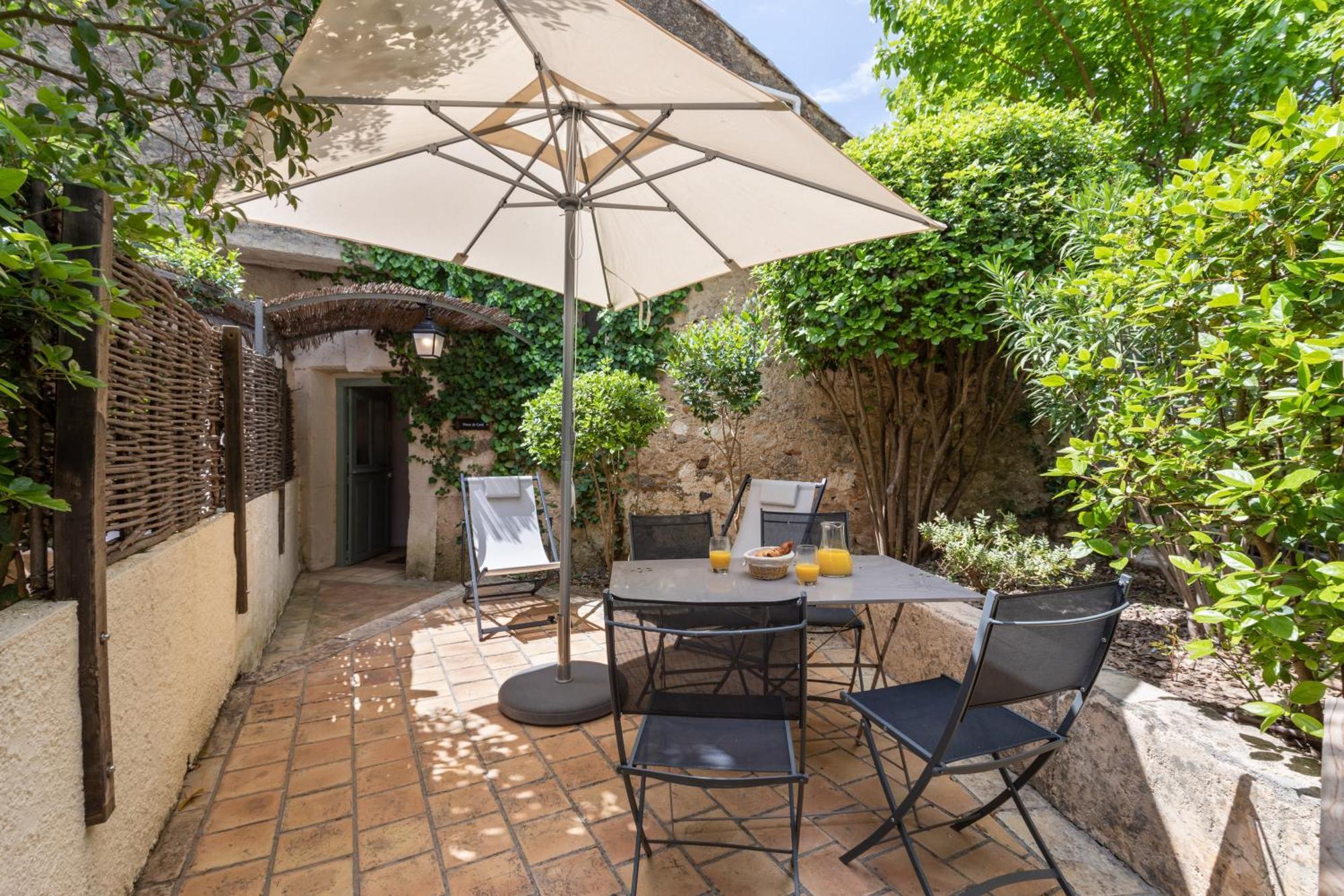 Chateau Hermitage De Combas Aparthotel Servian Exterior foto